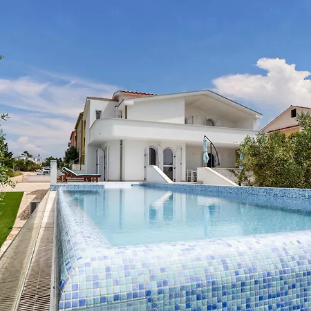Lovely In With House Sea View Hébergement de vacances Povljana